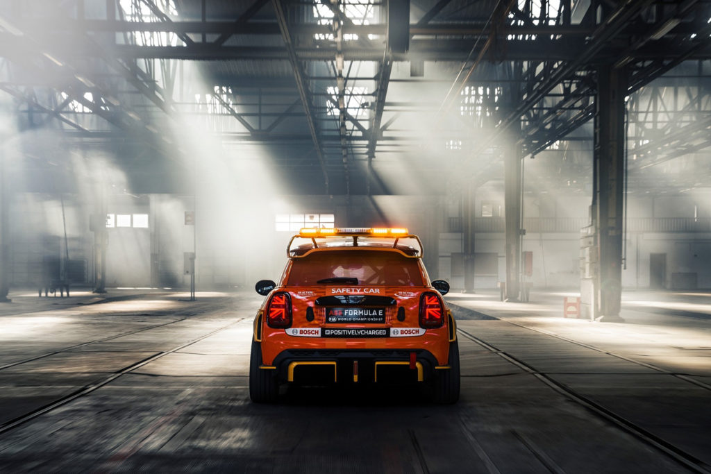 Safety car Mini Electric Pacesetter od JCW