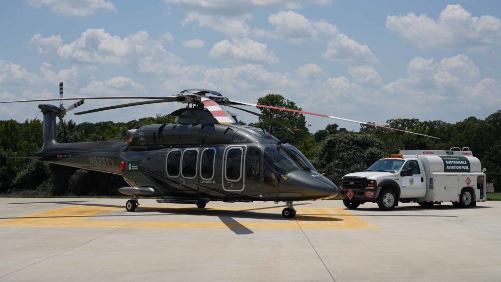 Bell 525 podnikl první let s udržitelným palivem SAF