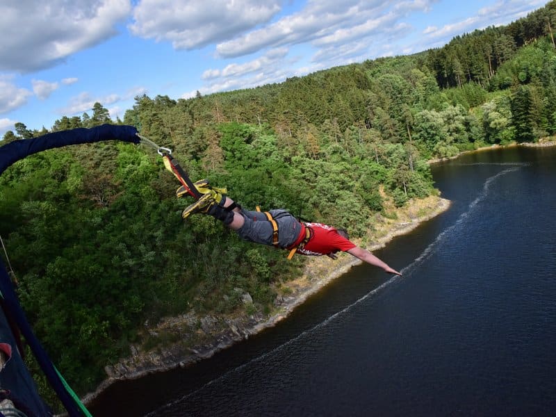 Bungee jumping