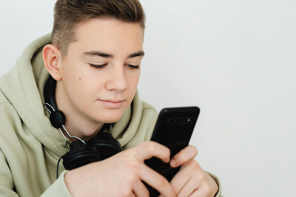 Kluk na mobilu