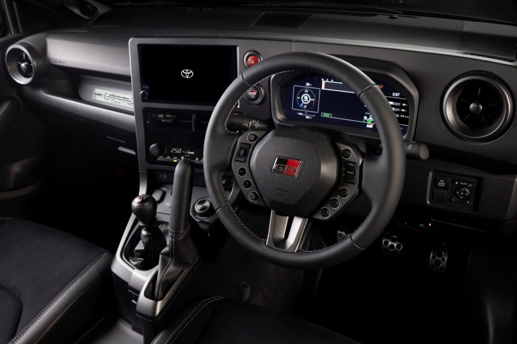 Interiér GR Yaris Sébastien Ogier edition