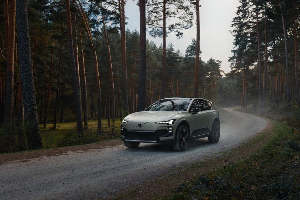 Volvo EX60 Cross Country